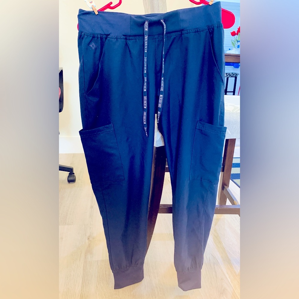 Medcouture Scrub Pants. Size small. Navy Blue.